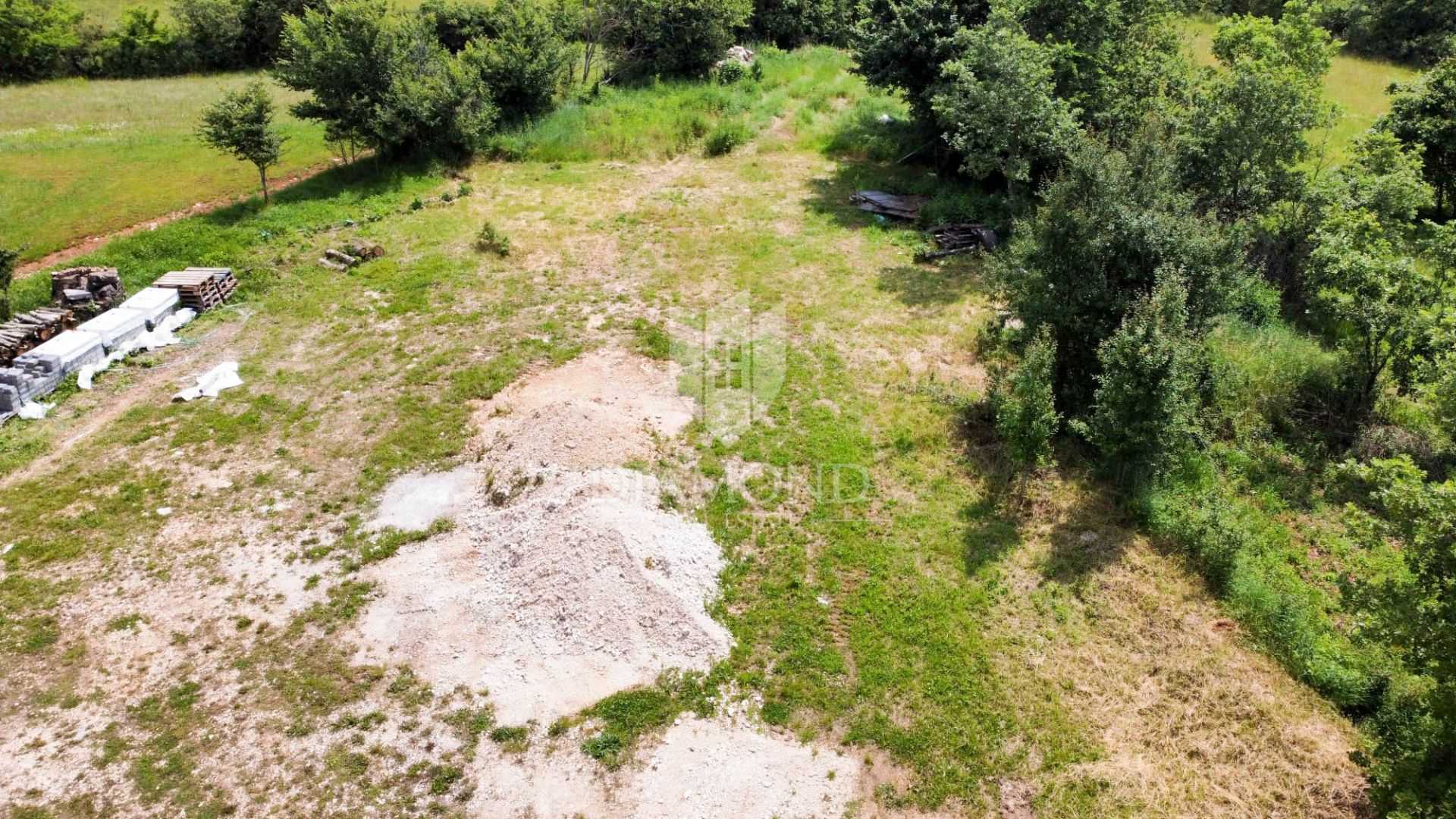 Land in Grožnjan, Istria County 12652893