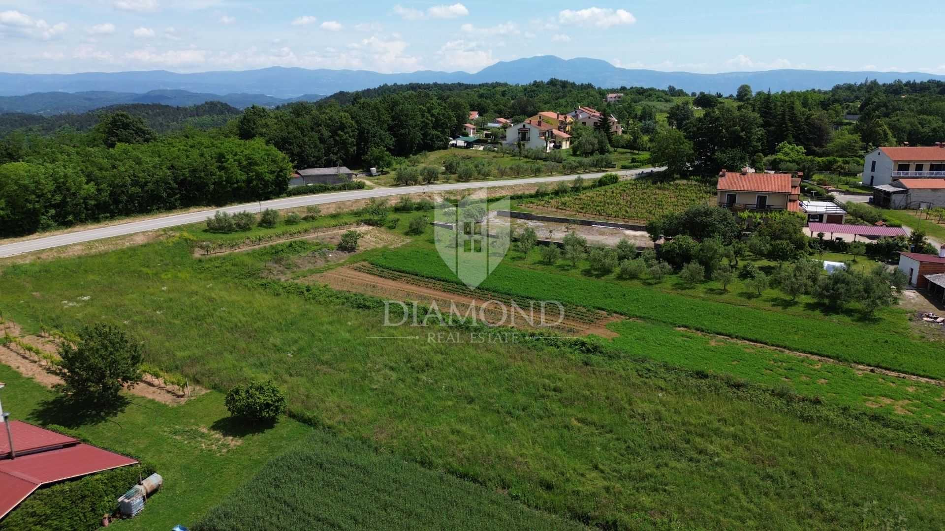 Tierra en Gracisce, Istarska Županija 12652945