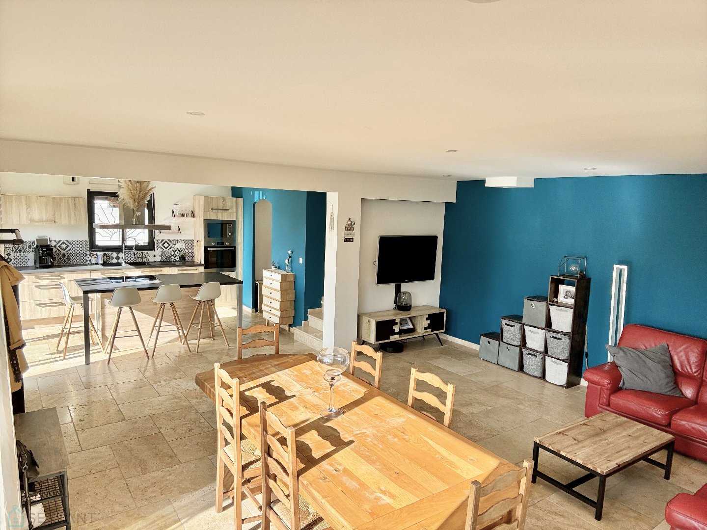 Residential in Fos-sur-Mer, Provence-Alpes-Côte d'Azur 12653302