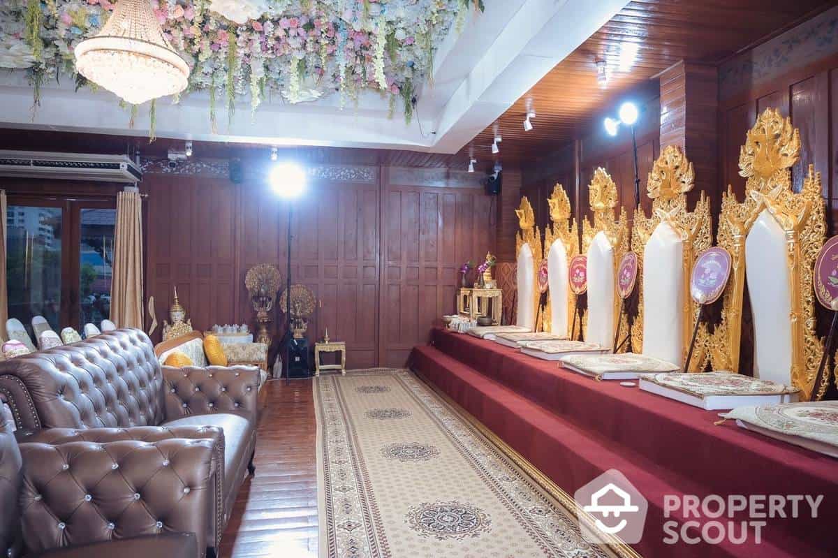 房子 在 Phra Khanong, Krung Thep Maha Nakhon 12654495