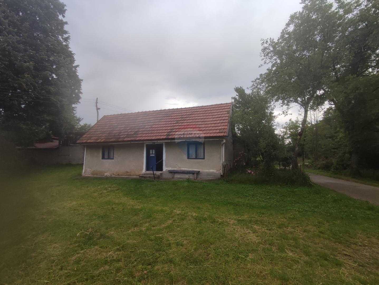 房子 在 Tounj, Karlovacka Zupanija 12660584