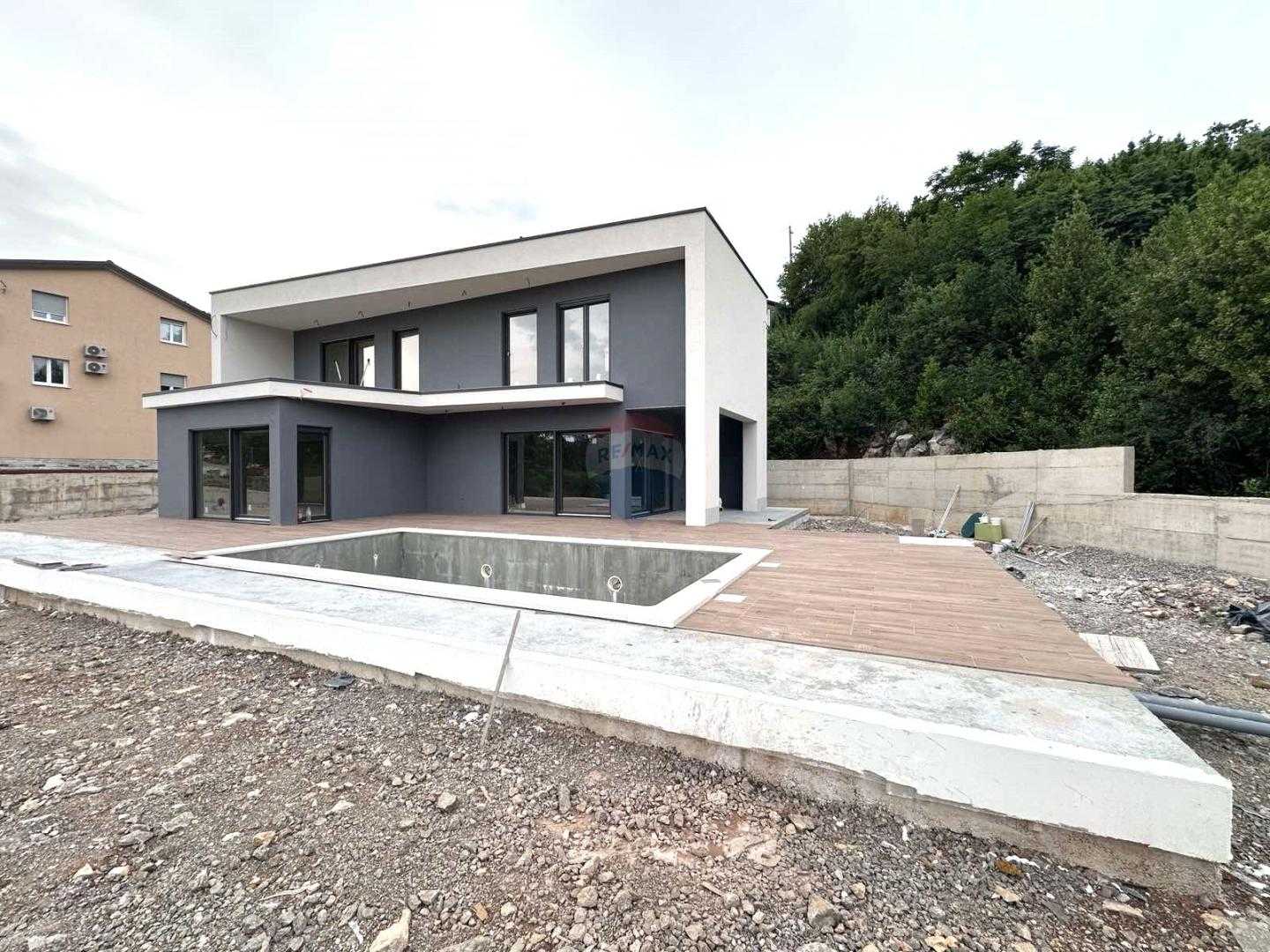 casa en Matulji, Primorsko-Goranska Županija 12664386