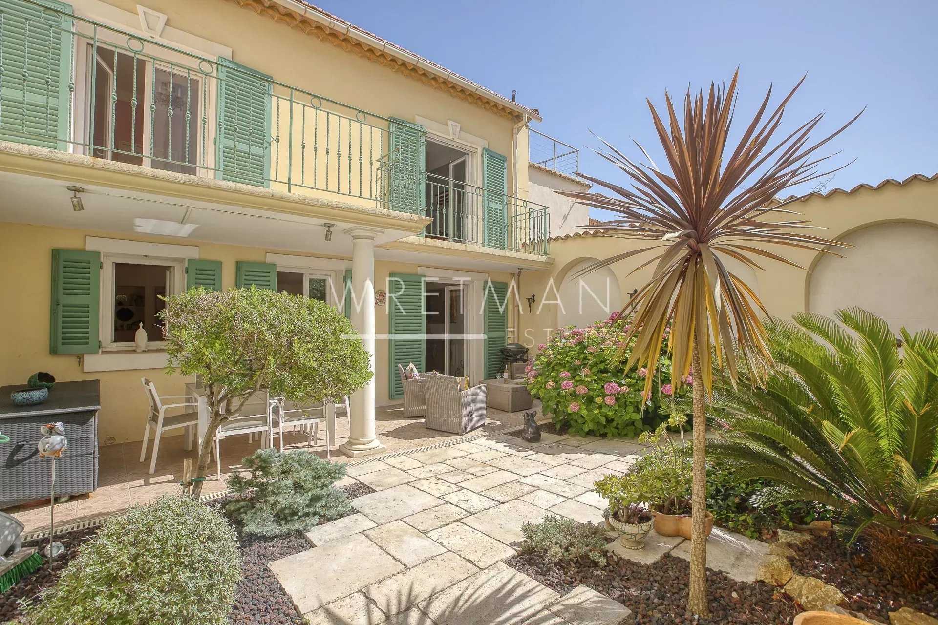 Talo sisään Cannes, Provence-Alpes-Cote d'Azur 12664551