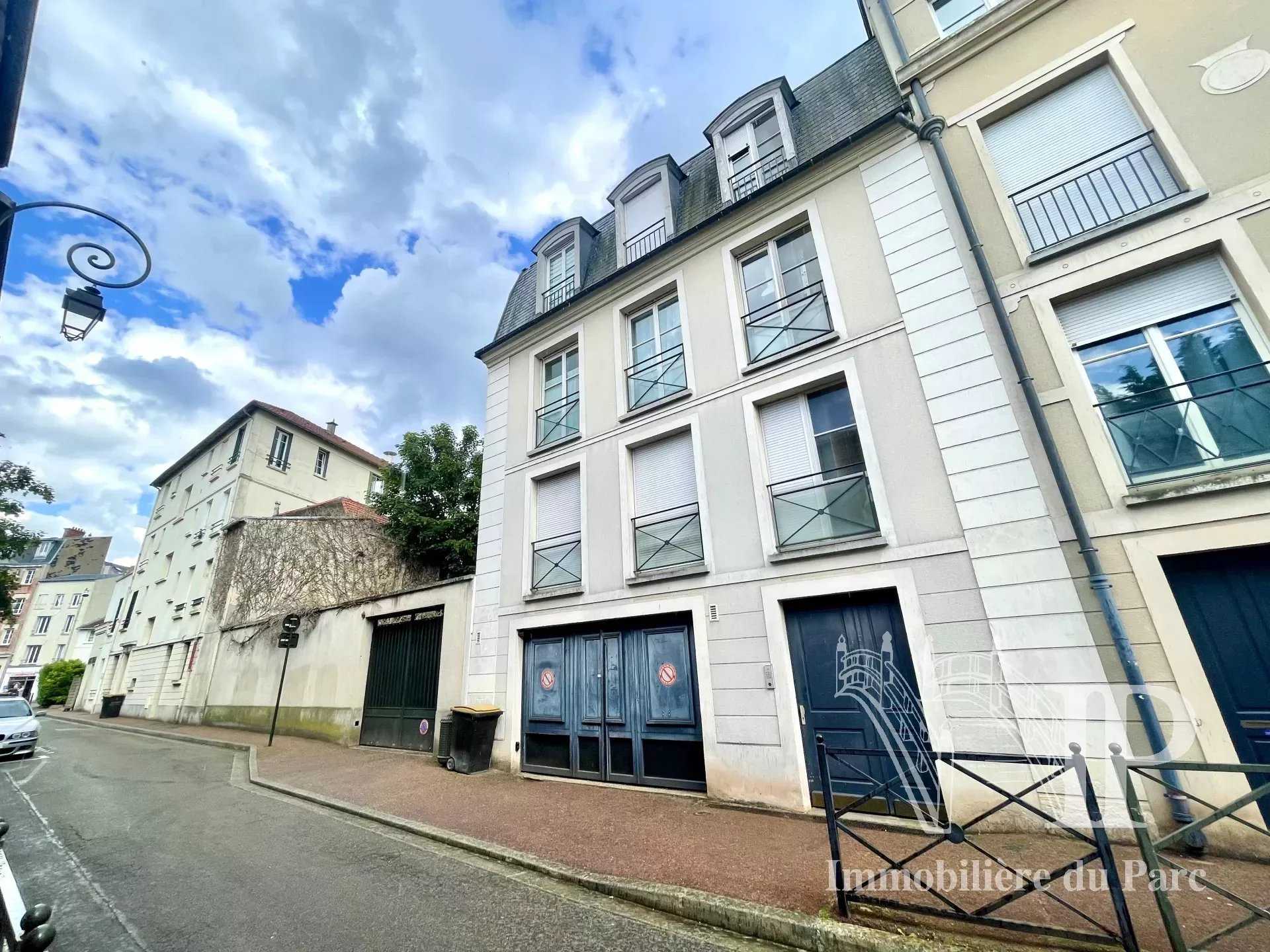 Квартира в Saint-Germain-en-Laye, Ile-de-France 12664611