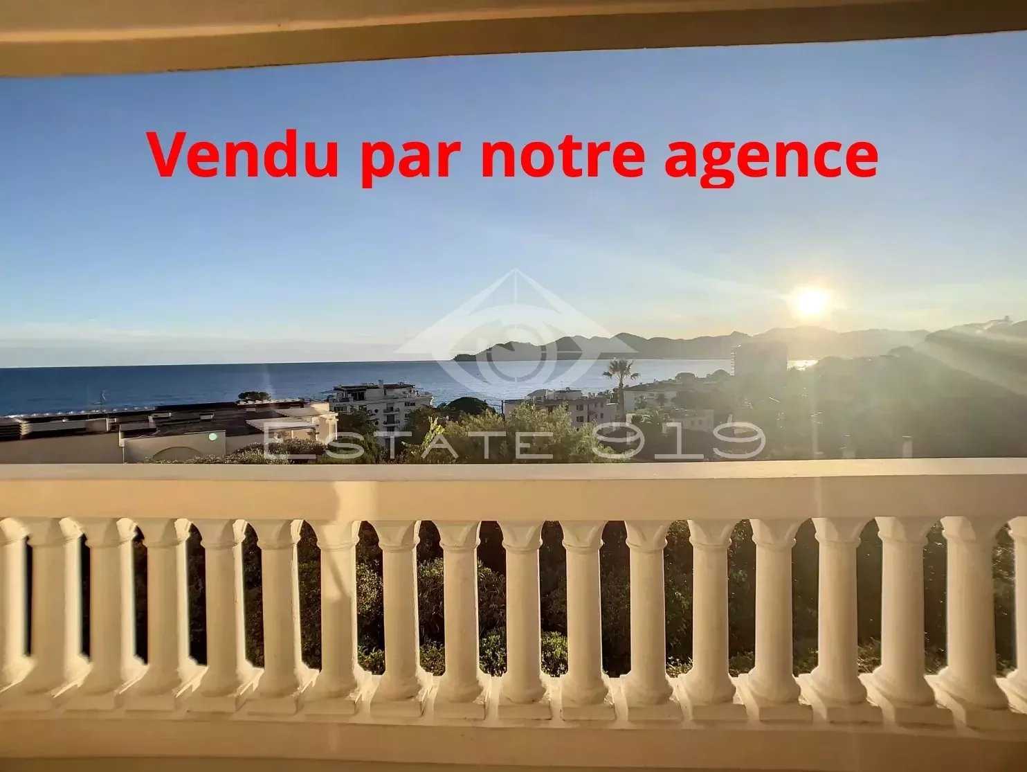 Asuinrakennus sisään Cannes, Alpes-Maritimes 12664764