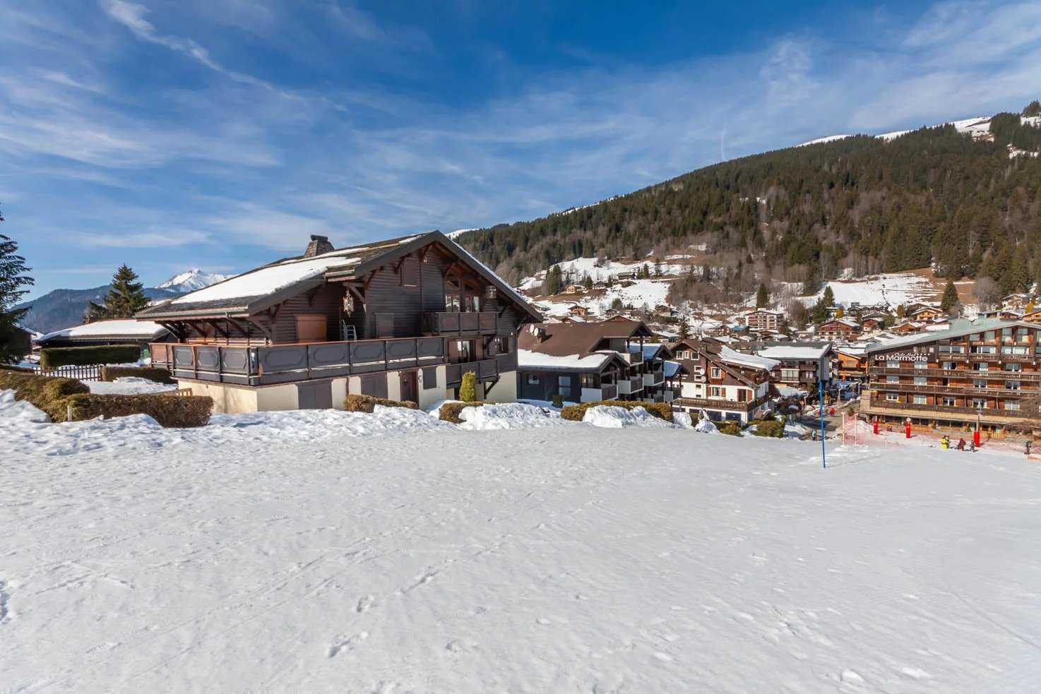 Residential in Les Gets, Haute-Savoie 12664975