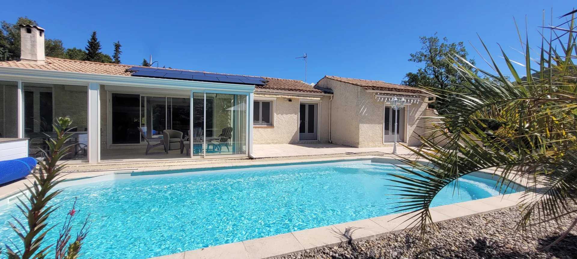 rumah dalam Rocbaron, Provence-Alpes-Cote d'Azur 12665070