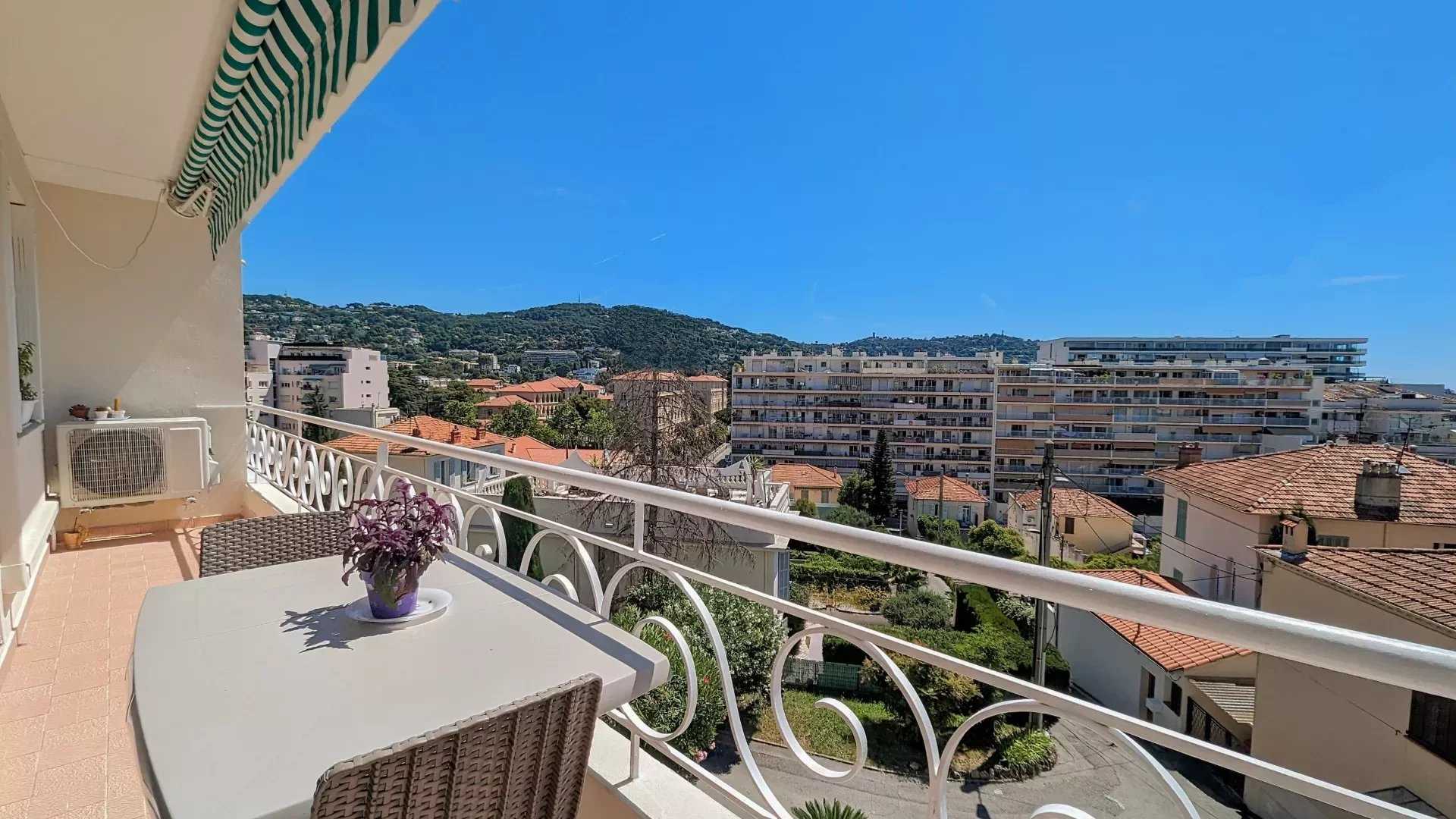Eigentumswohnung im Cannes, Alpes-Maritimes 12665412