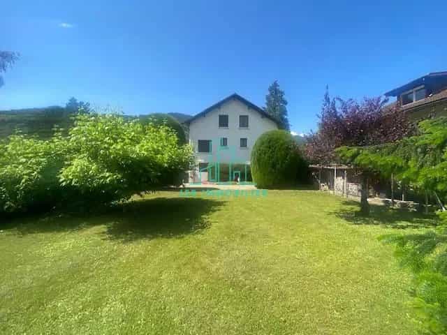 Будинок в Ла Рошет, Овернь-Рона-Альпи 12665638