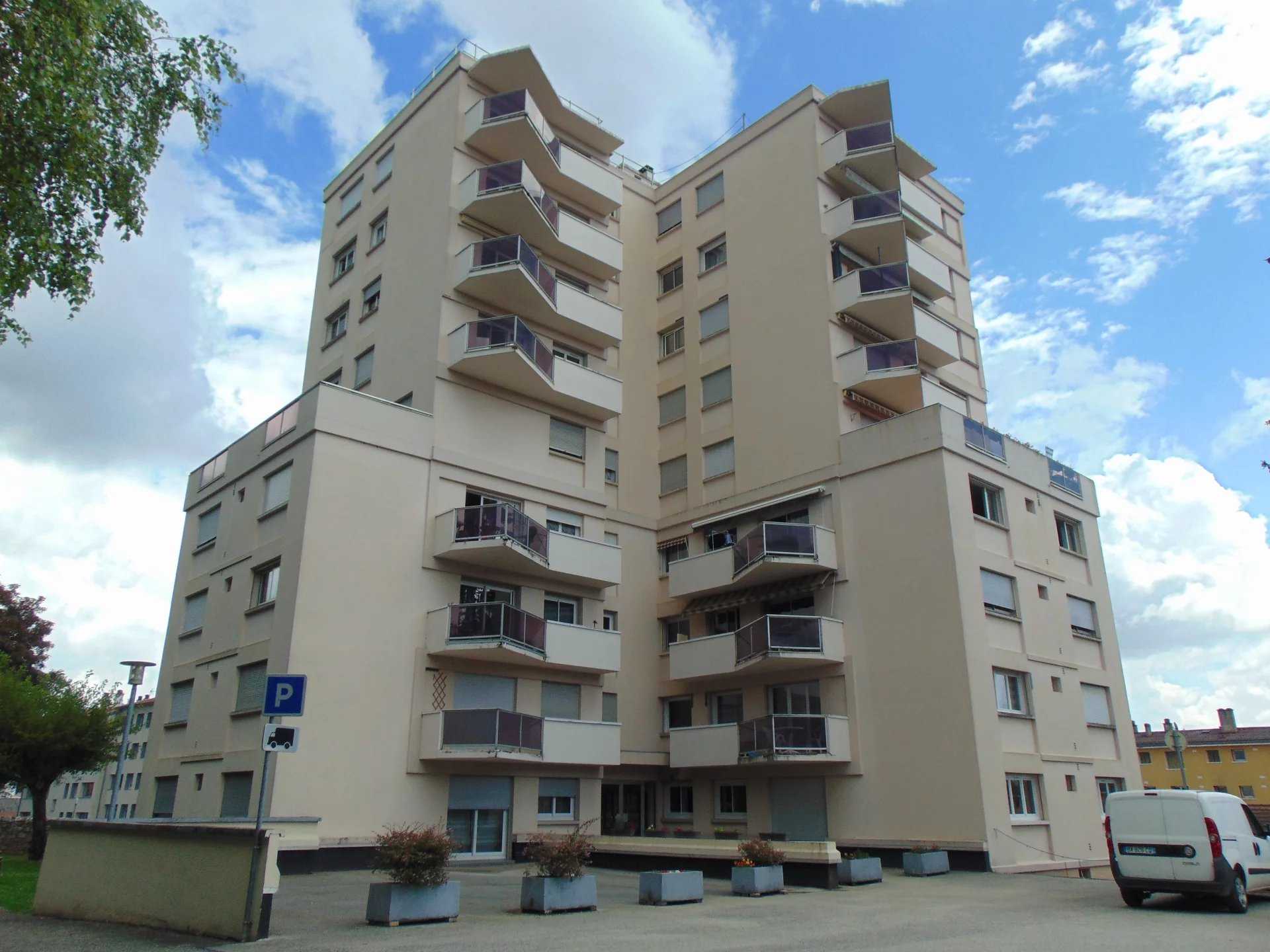 Condominium in Belley, Auvergne-Rhone-Alpes 12665937