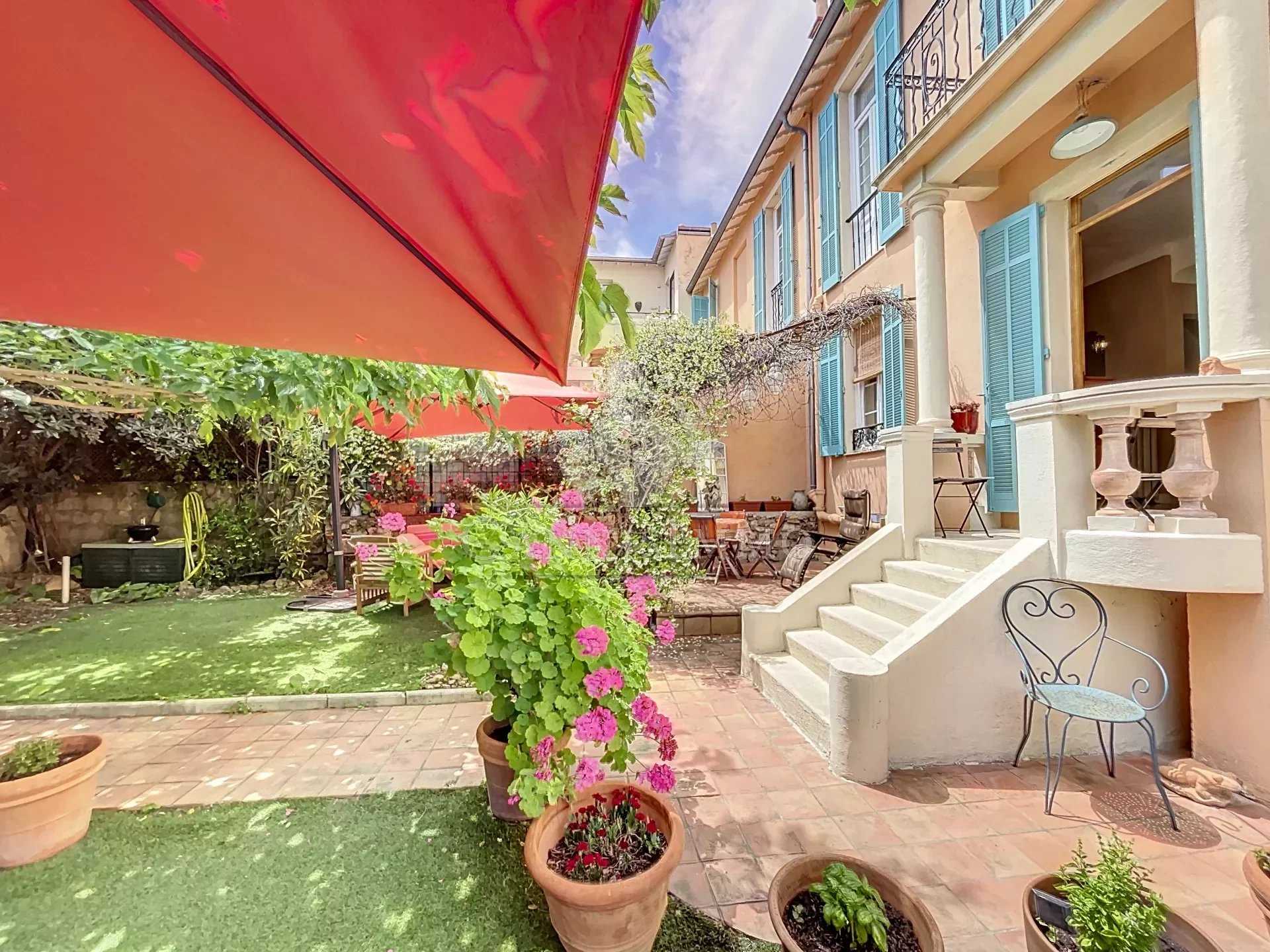 Πολλαπλά Σπίτια σε Cannes, Provence-Alpes-Cote d'Azur 12666042
