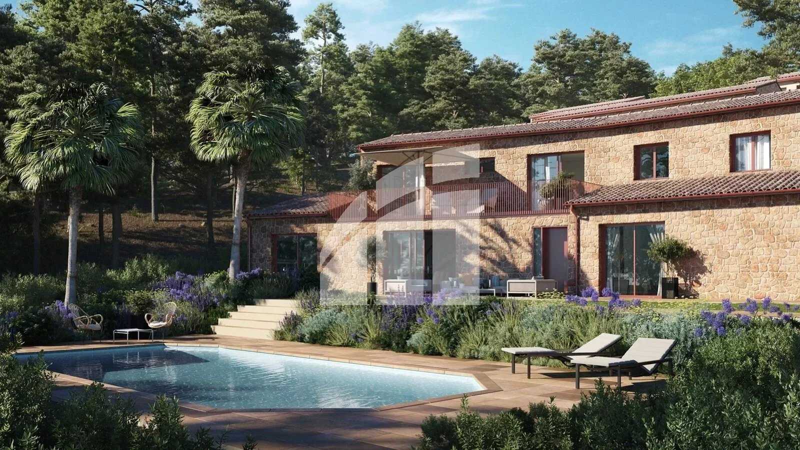 House in Villefranche-sur-Mer, Provence-Alpes-Cote d'Azur 12667263