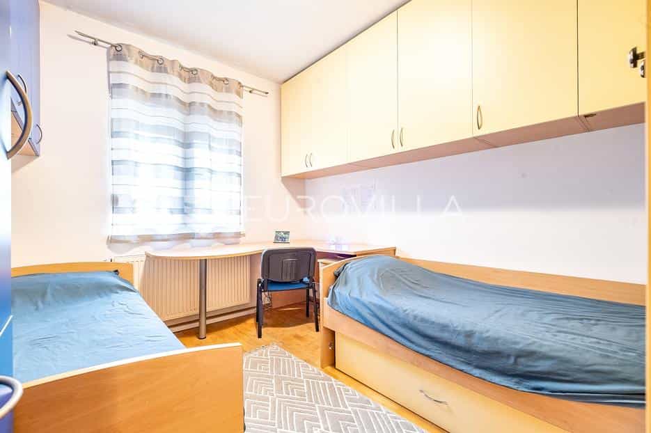 Квартира в Sesvete, Zagreb, Grad 12667822