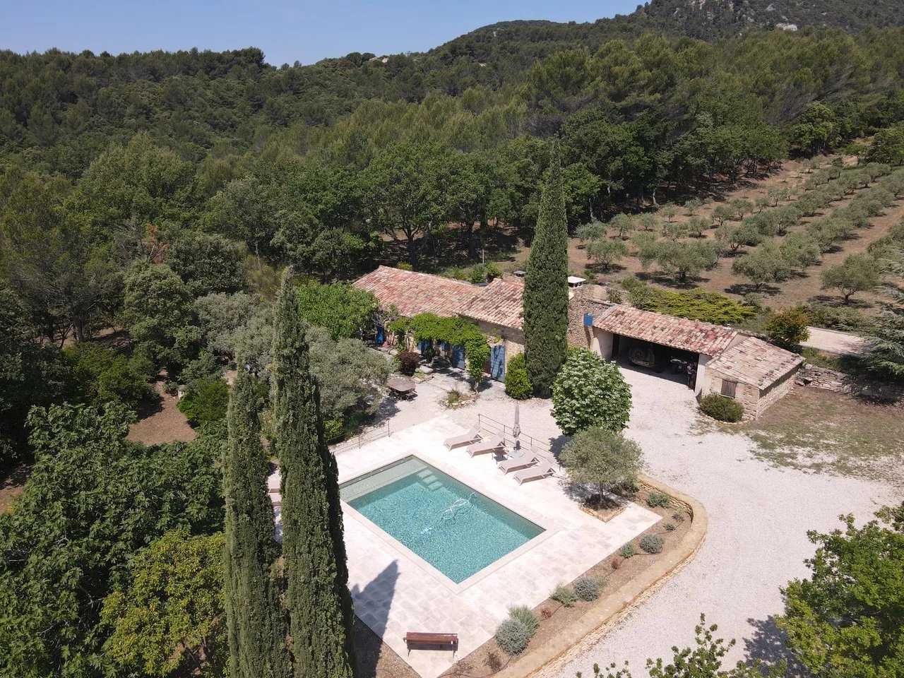 жилой дом в Lauris, Provence-Alpes-Cote d'Azur 12668506