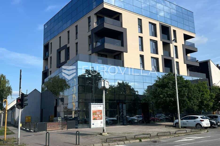 公寓 在 Osijek, Osjecko-Baranjska Zupanija 12668689