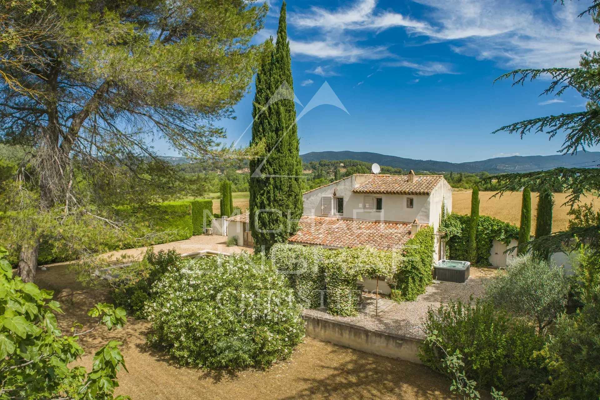 Dom w Lourmarin, Provence-Alpes-Cote d'Azur 12669207
