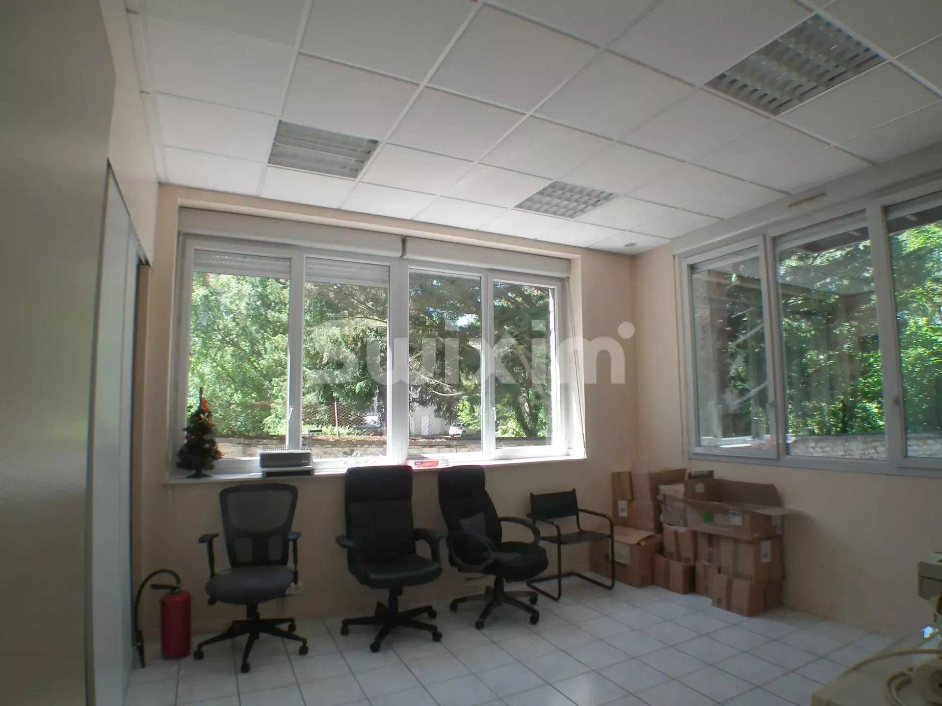 办公室 在 隆勒索涅, 勃艮第-弗朗什-孔泰 12669217
