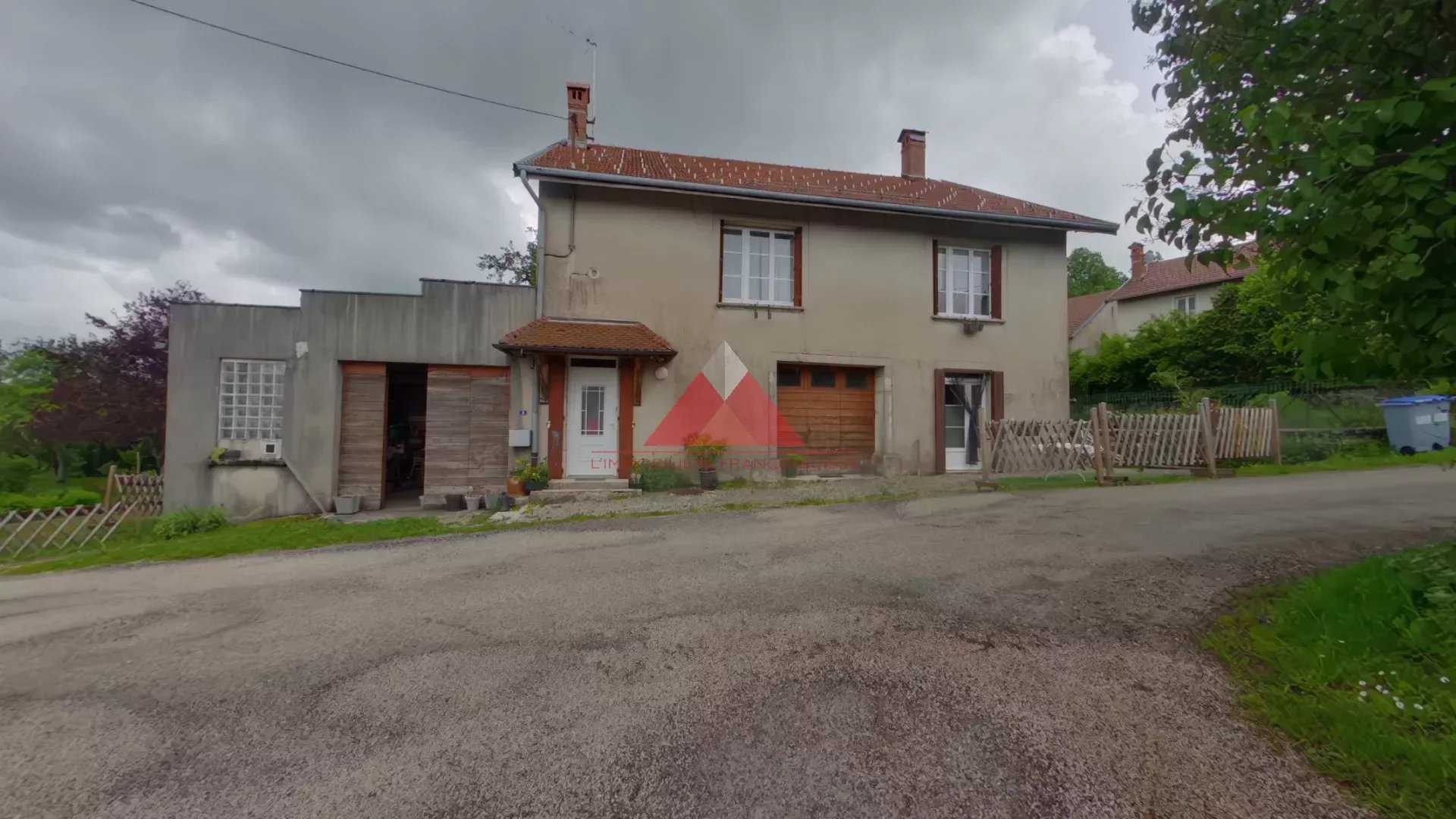 жилой дом в Menetrux-en-Joux, Бургундия-Франш-Конт 12669846