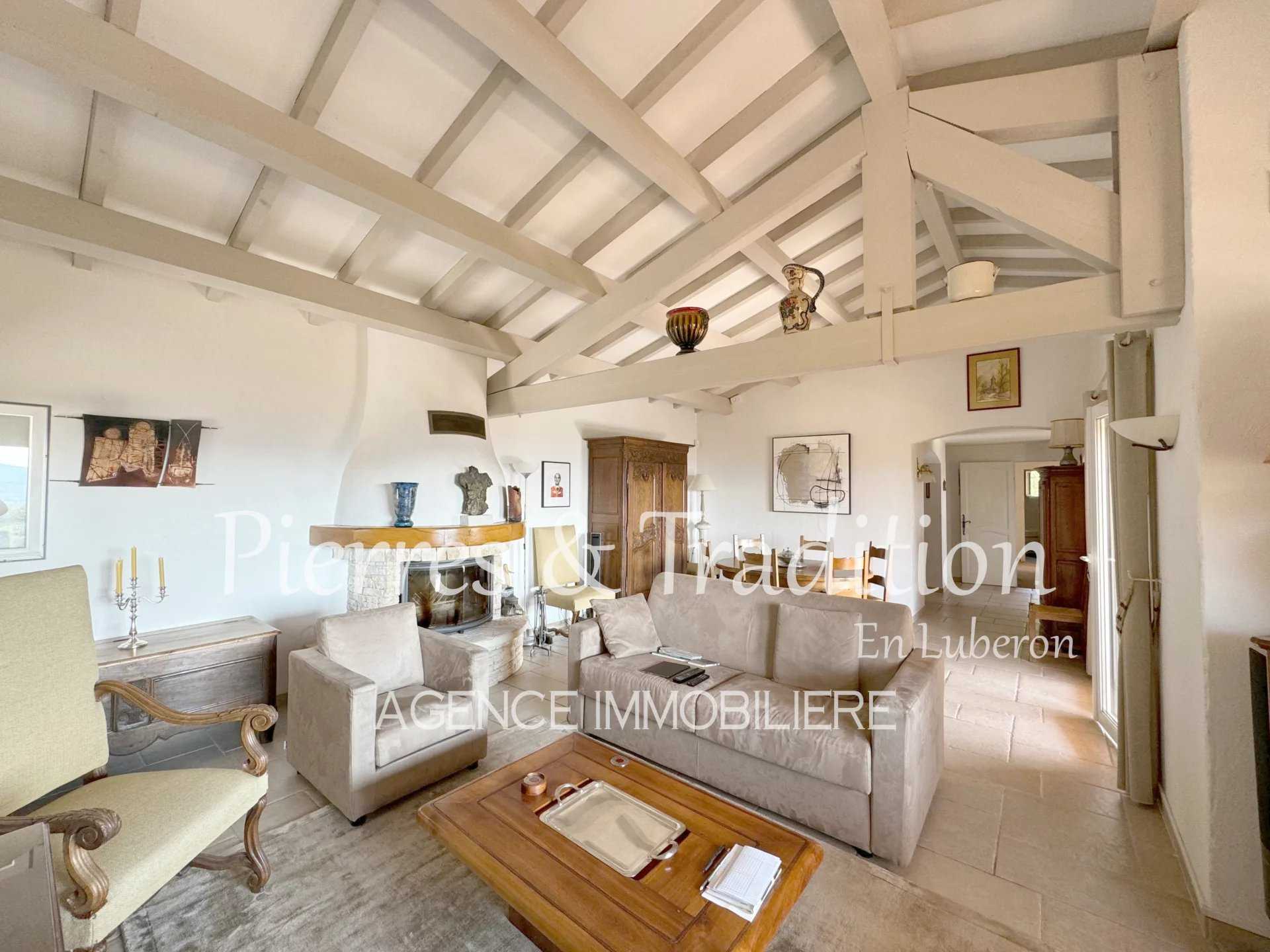 Casa nel Apt, Provence-Alpes-Cote d'Azur 12671629