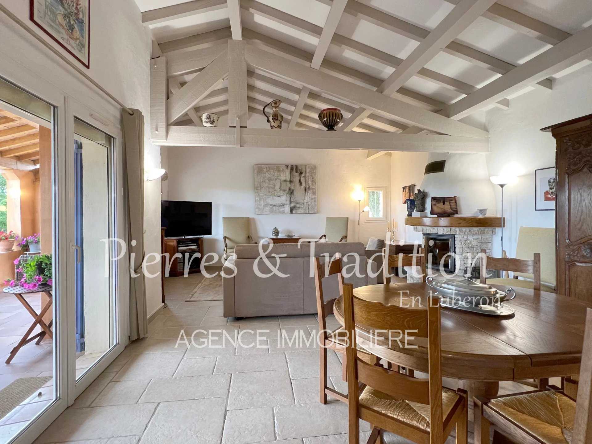 Будинок в Apt, Provence-Alpes-Cote d'Azur 12671629