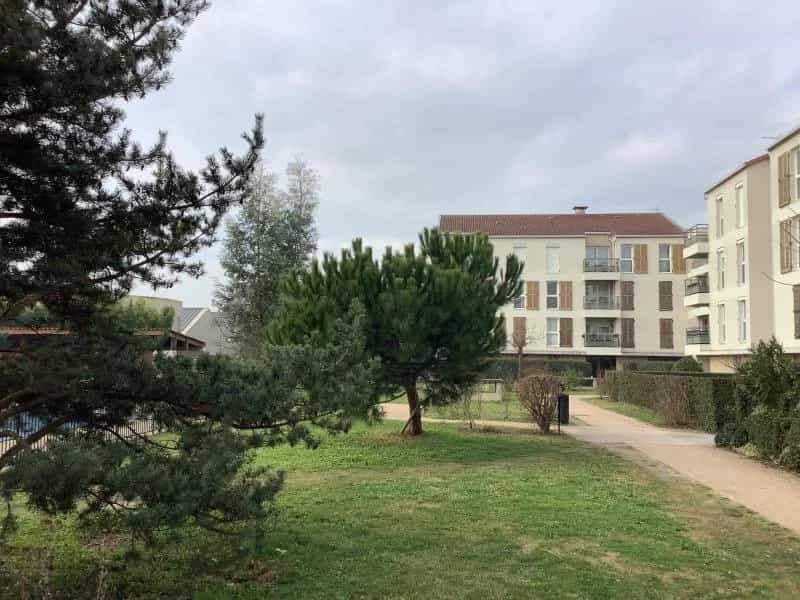 Condominium in Belleville-en-Beaujolais, Rhône 12671769