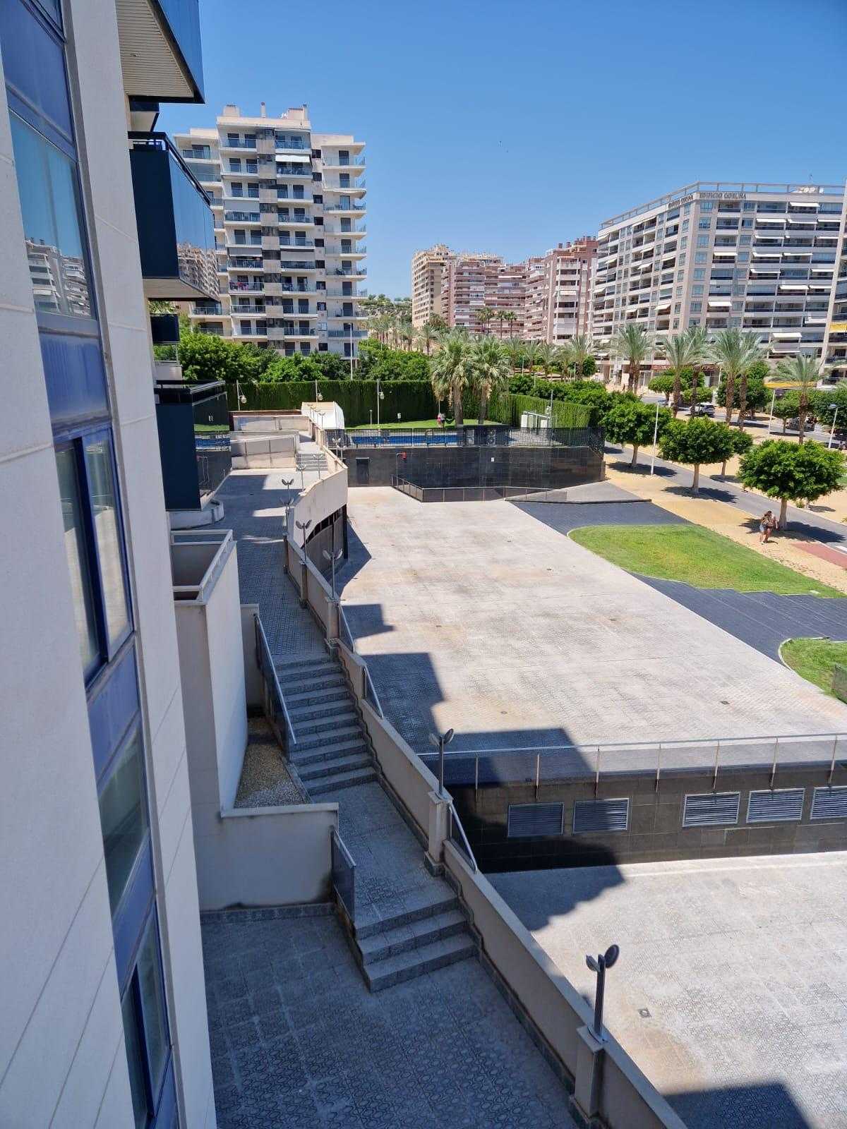 Condominium in Benidorm, Valencia 12672350