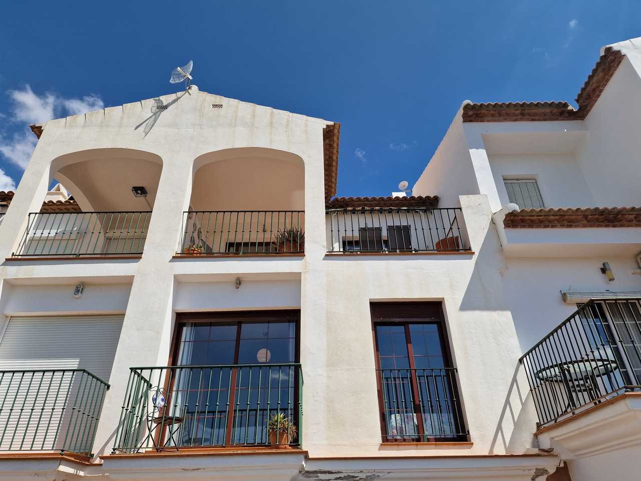 房子 在 Alcaucín, Andalucía 12672866