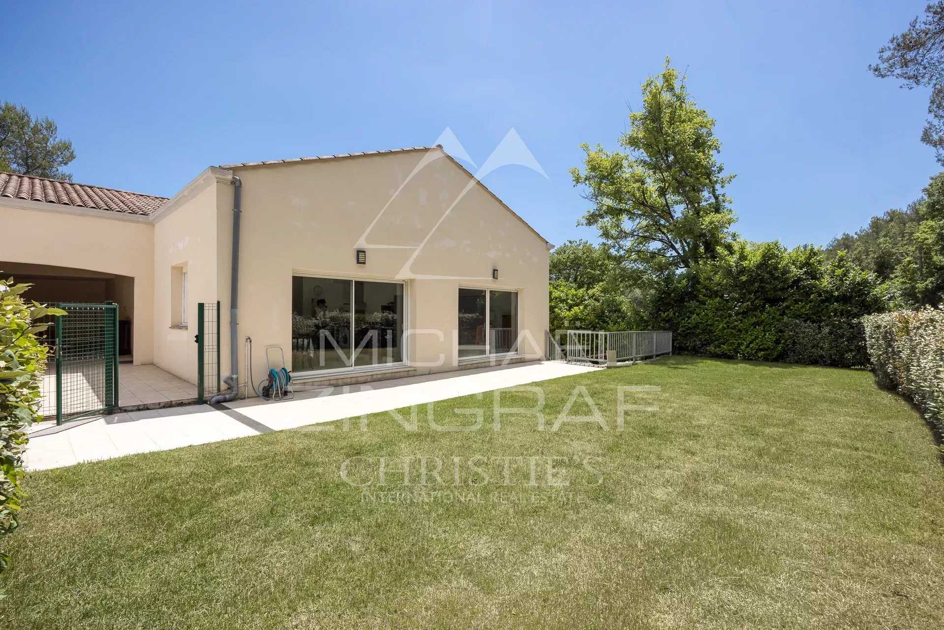 Condominio en Grasse, Provence-Alpes-Cote d'Azur 12672986