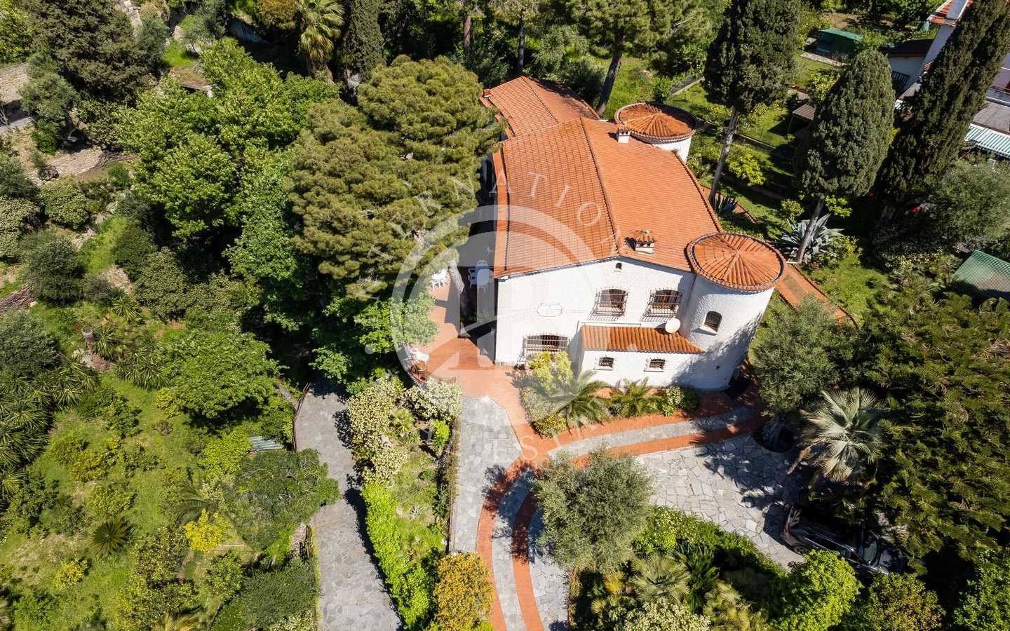 House in Bordighera, Liguria 12673124