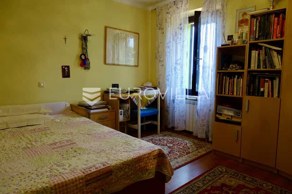 Dom w Cavle, Primorsko-Goranska Zupanija 12674001