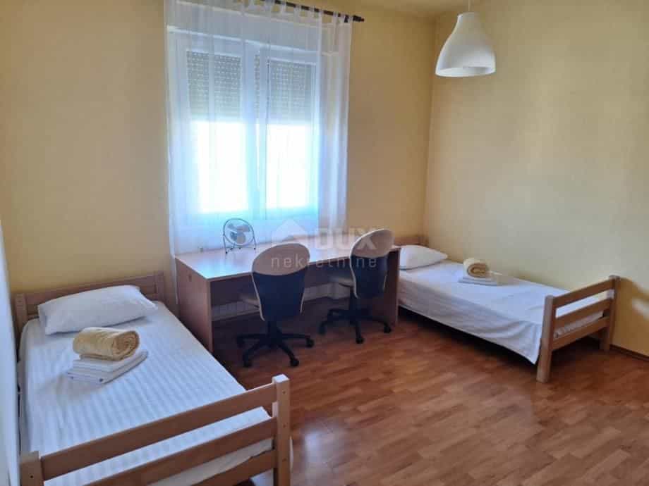 Condominium in Drenova, Primorsko-Goranska Zupanija 12674044