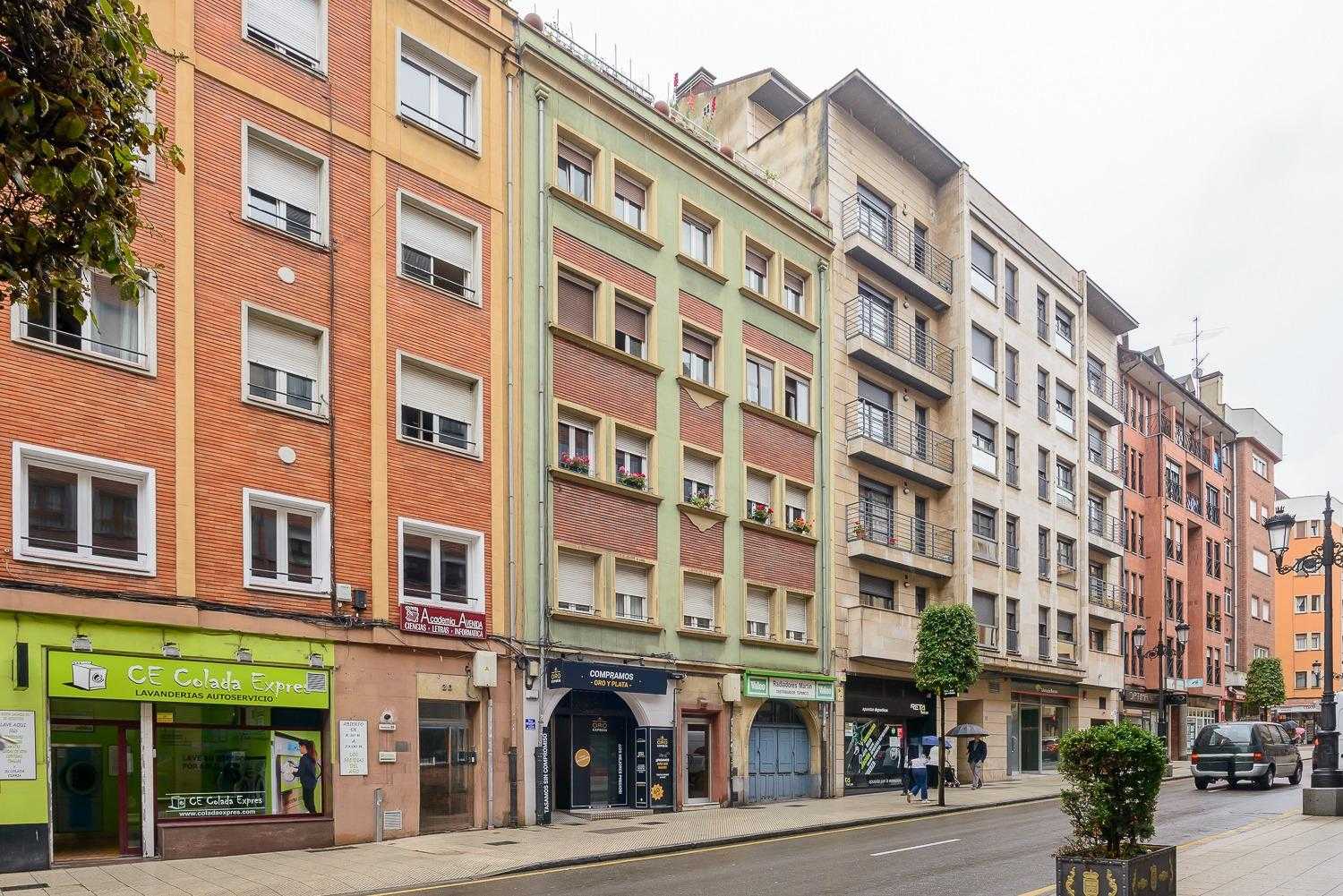 عمارات في Oviedo,  12674120
