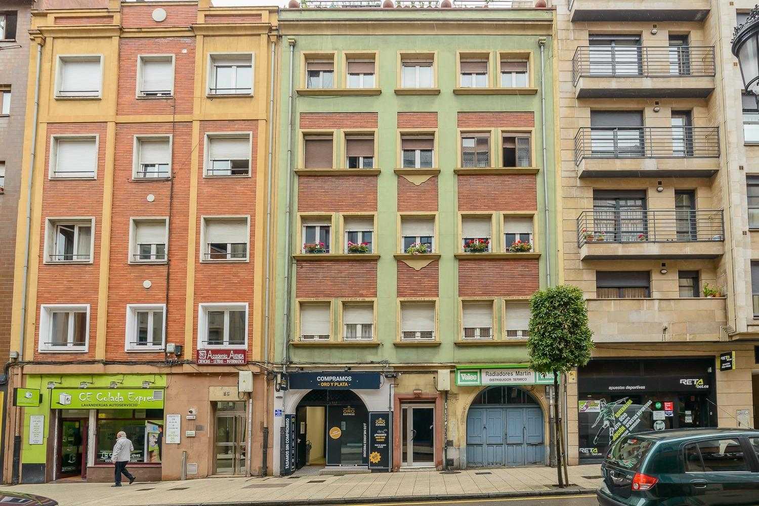Condominium in Oviedo,  12674120