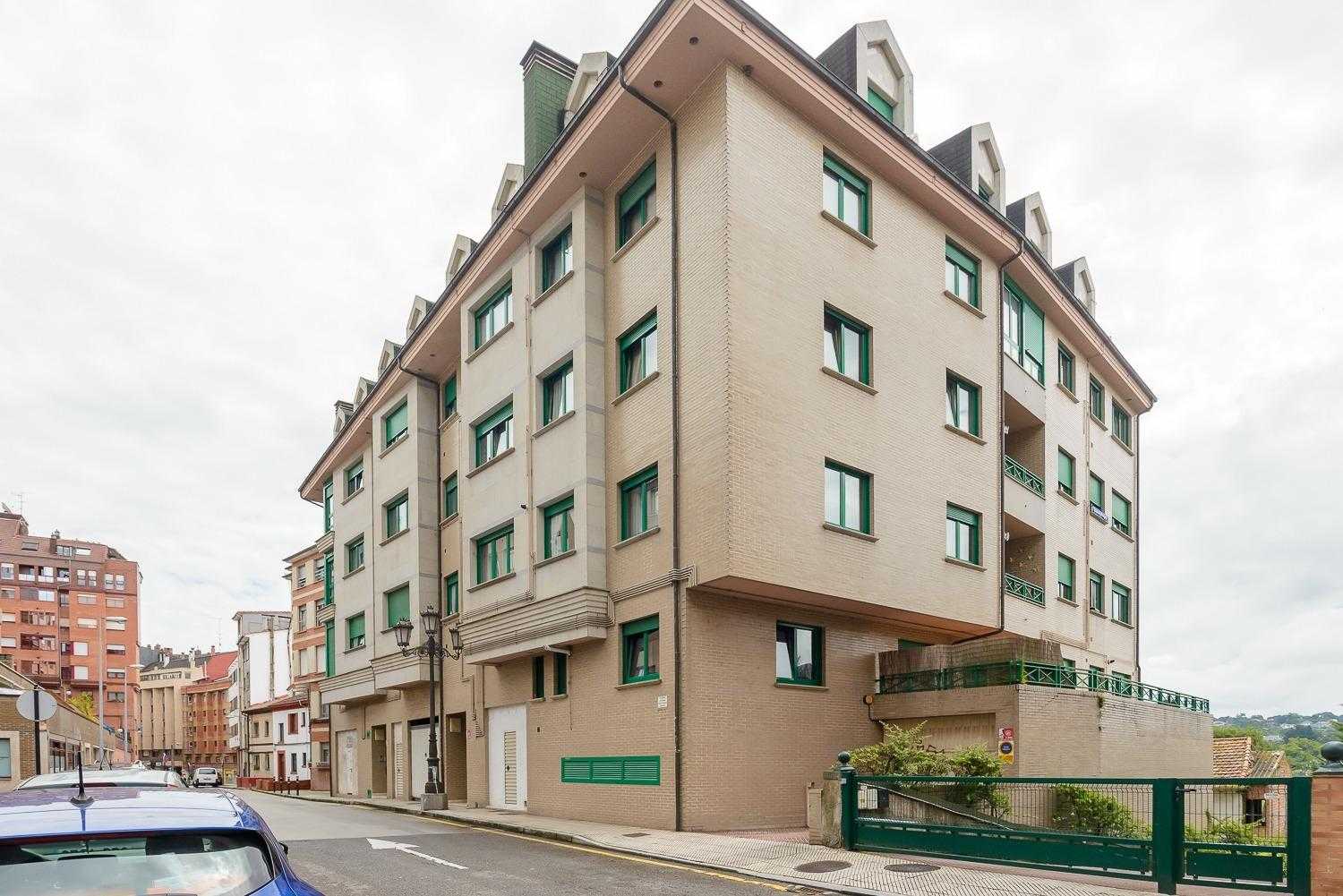 Condominium in Oviedo,  12674128