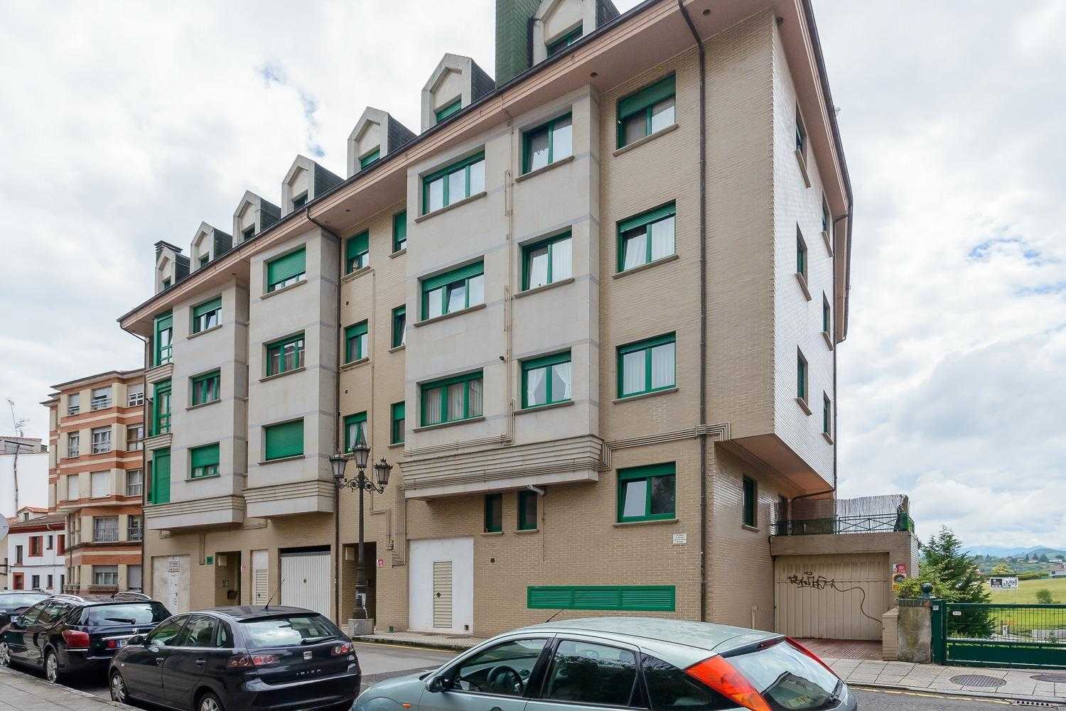 Condominium in Oviedo,  12674128