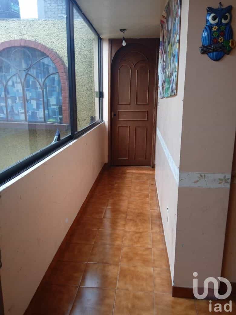 بيت في Santa Clara Coatitla, المكسيك 12676219