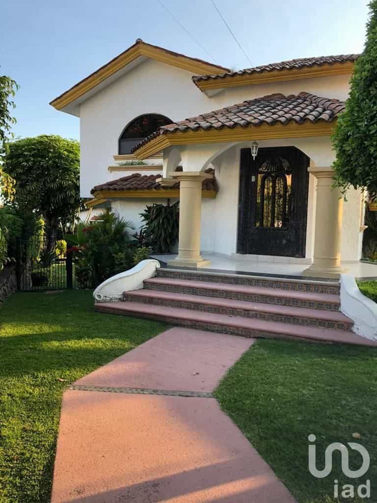 жилой дом в Jardines de Tlayacapan, Морелос 12678296