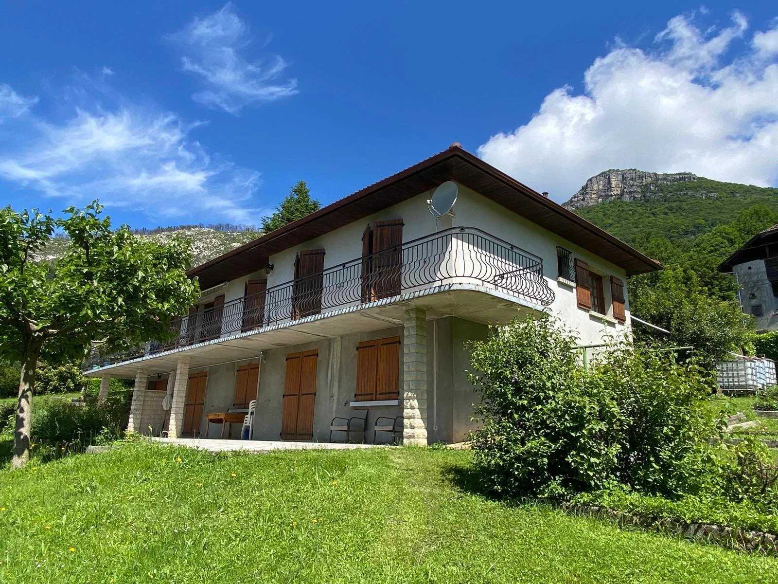 Talo sisään Voreppe, Auvergne-Rhone-Alpes 12685942