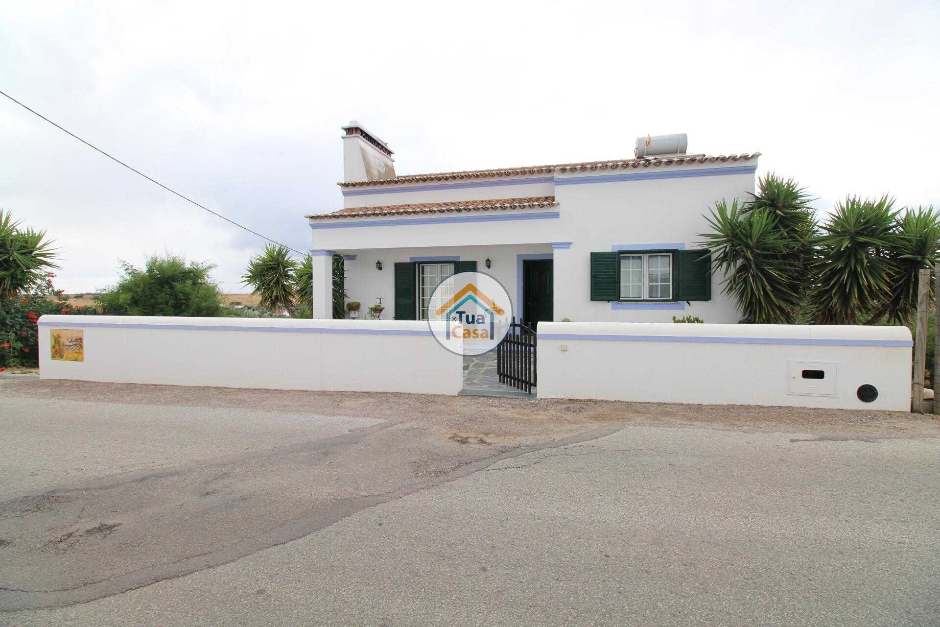 Будинок в Redondo, Évora District 12686147