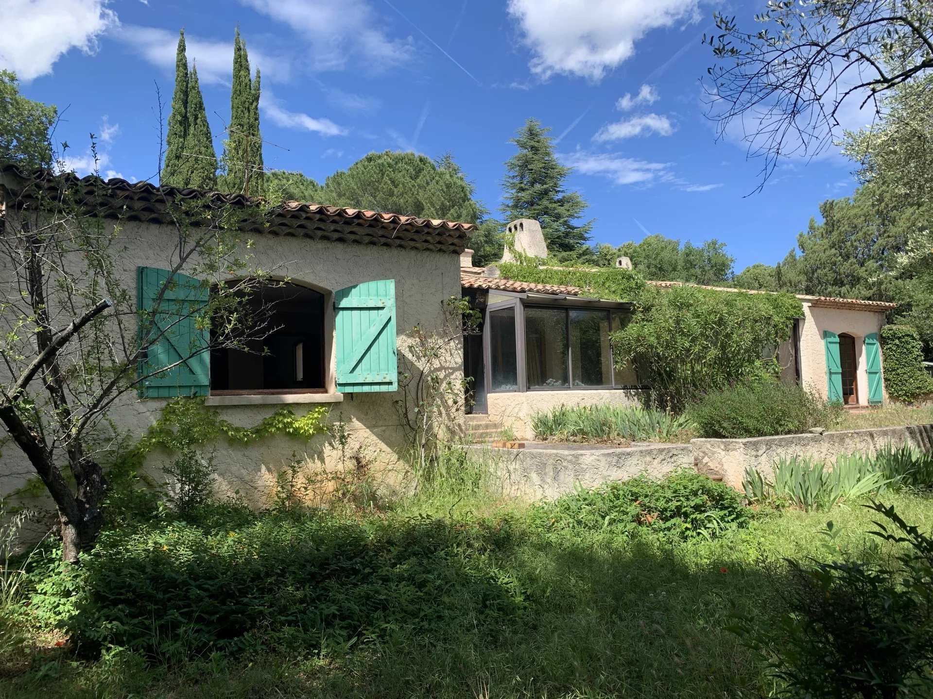 Будинок в Gareoult, Provence-Alpes-Cote d'Azur 12686657