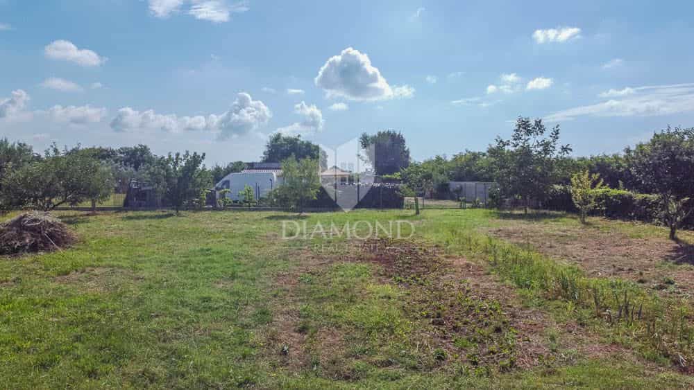 Land in Pula, Istria County 12688286