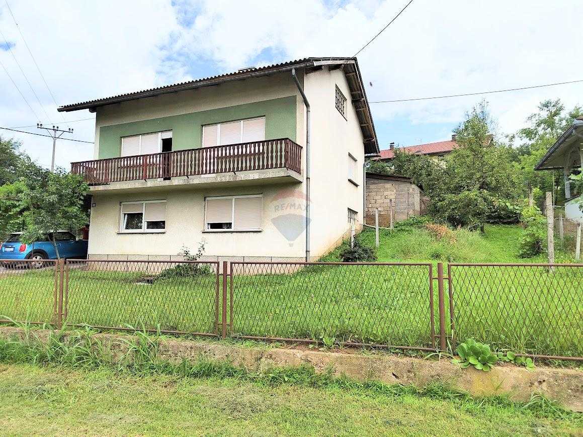 بيت في Duga Resa, Karlovacka Zupanija 12689425