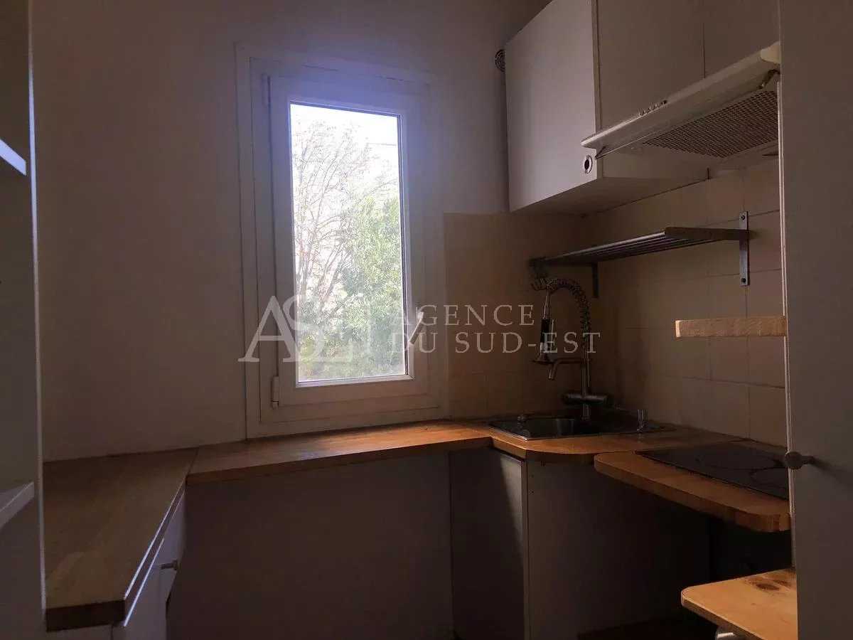 Condominio en Aix en Provence, Provenza-Alpes-Costa Azul 12690458