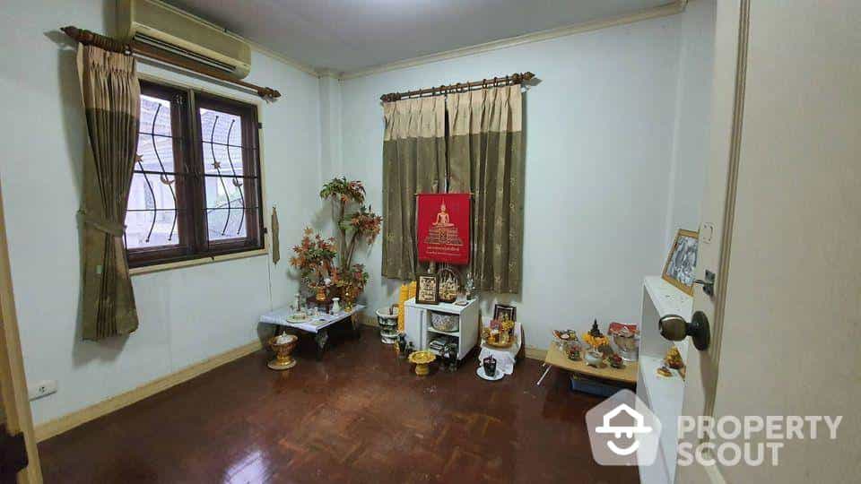 Hus i , Krung Thep Maha Nakhon 12693446