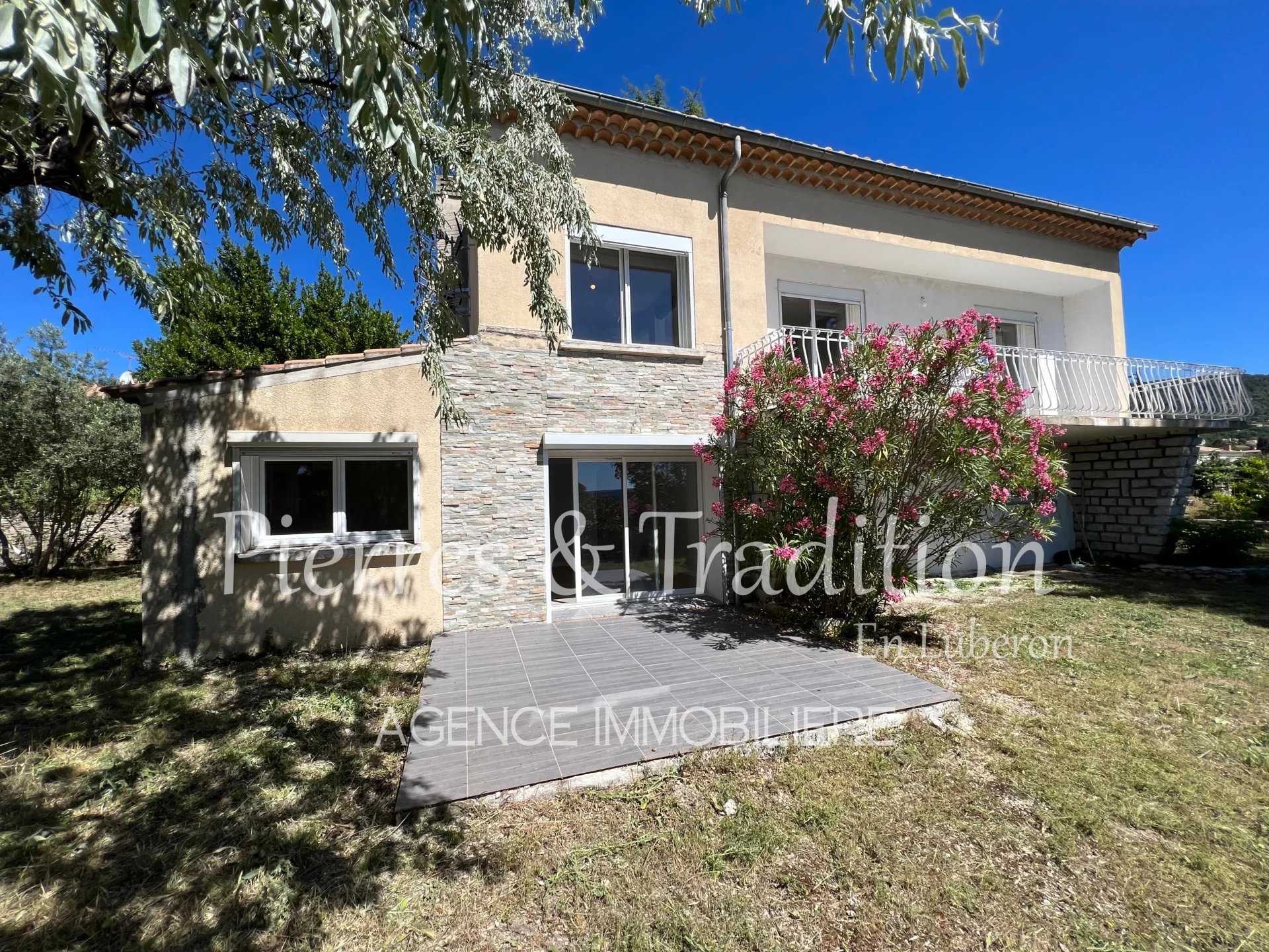 House in Saint-Saturnin-les-Apt, Provence-Alpes-Cote d'Azur 12693688