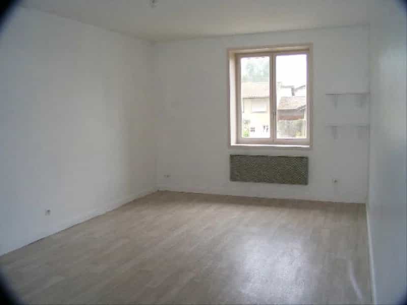 公寓 在 Romaneche-Thorins, 勃艮第-弗朗什-孔泰 12695599