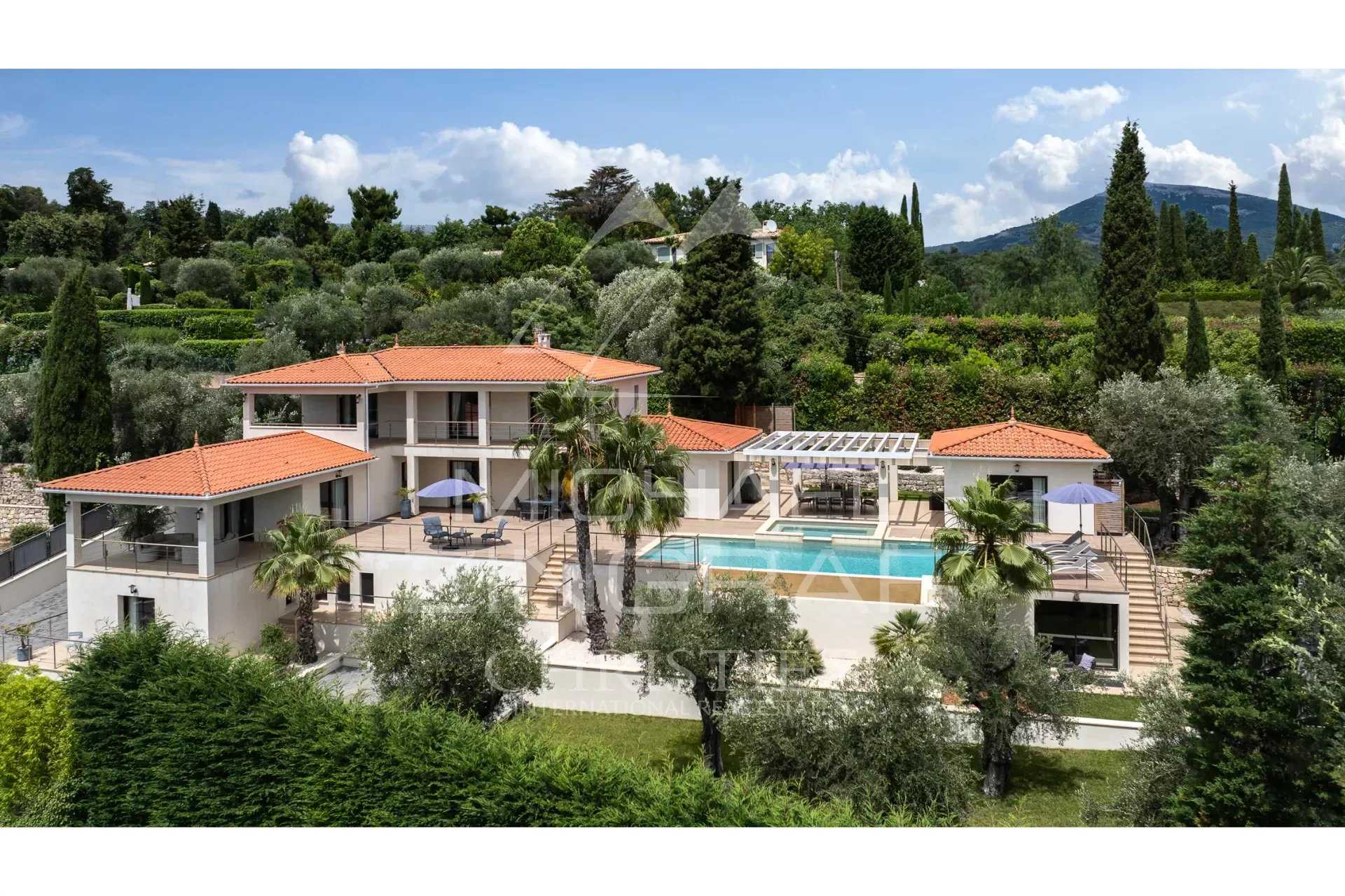 Huis in Chateauneuf-Grasse, Provence-Alpes-Côte d'Azur 12698724