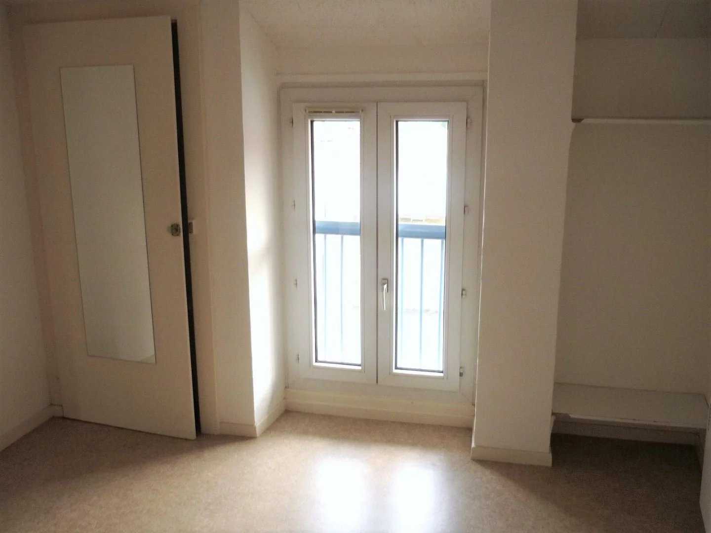 Квартира в Moirans, Isère 12698809