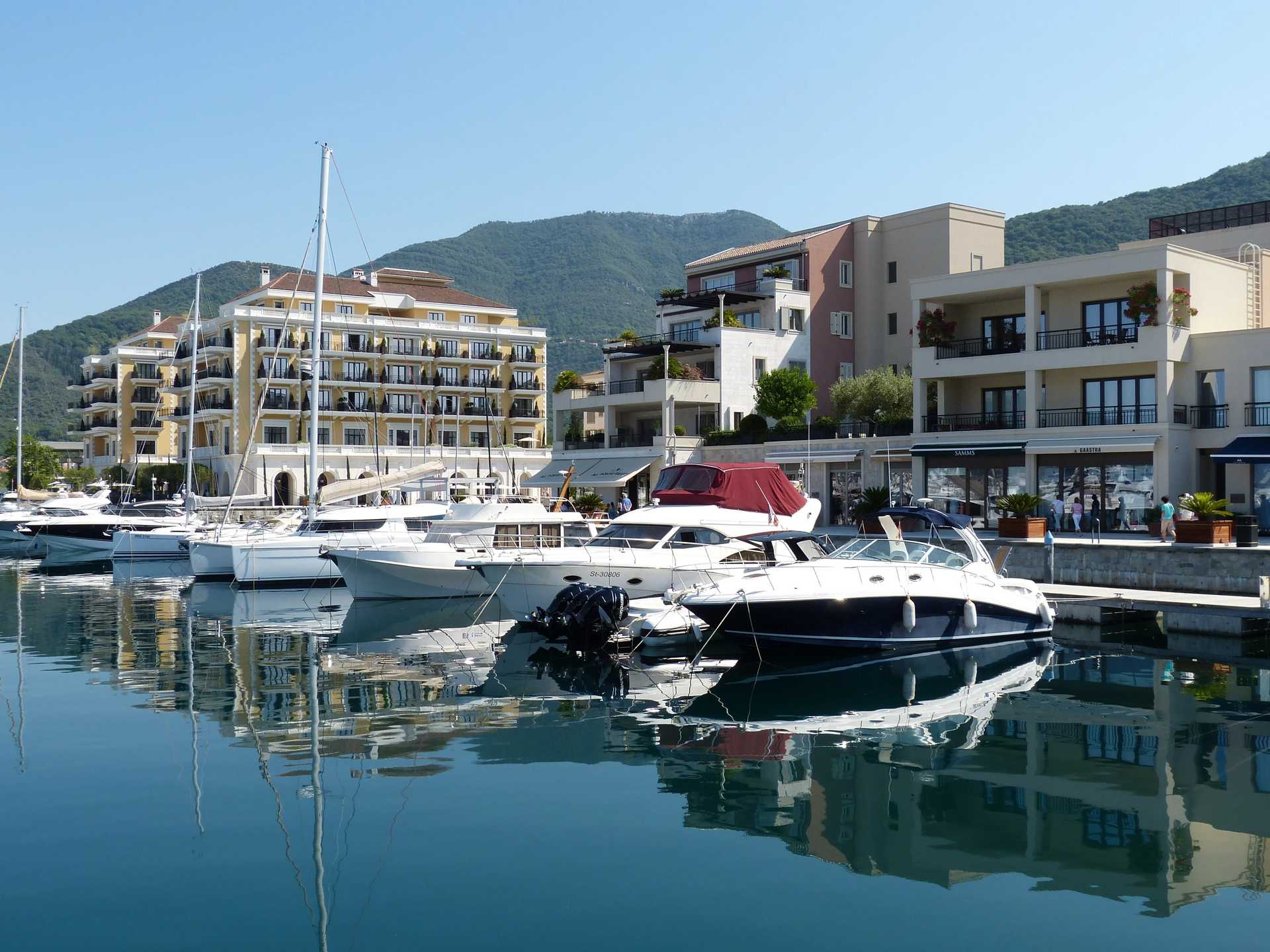 Residential in Tivat, Tivat 12708035