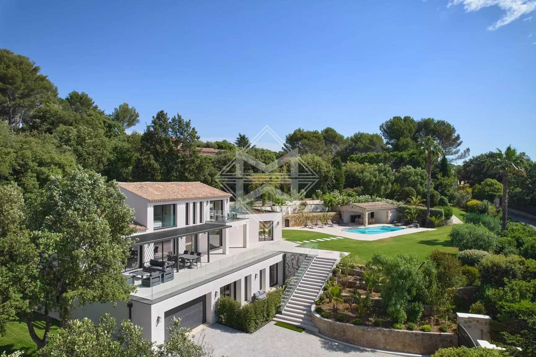 بيت في Biot, Provence-Alpes-Cote d'Azur 12728610